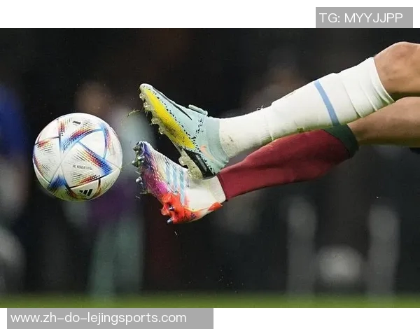 卡塔尔世界杯球星专属足球鞋解析与设计创新展现